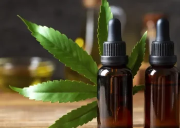El mercado brasileño de cannabis medicinal se acerca a los US$ 180 millones y consolida a las farmacias como canal estratégico